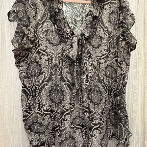 Elegant Black and White Ruffled Patterned Women's Top